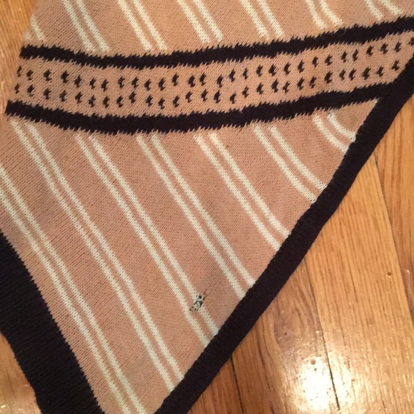 Angled Bottom Sweater - Picture 4 of 6